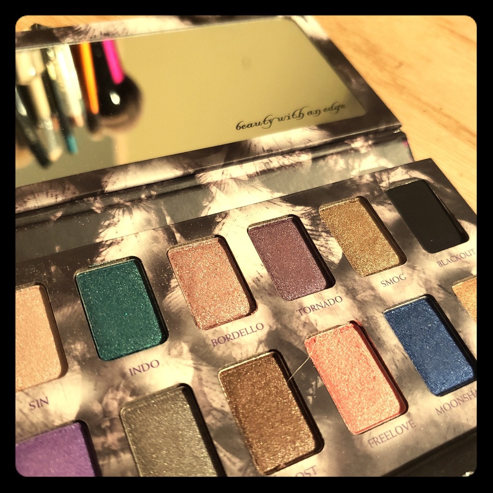 Urban Decay LE Shadow Box Palette